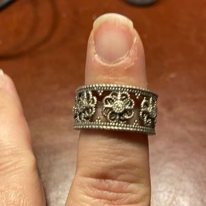 NWOT Pandora Floral Wedding Band Size 8